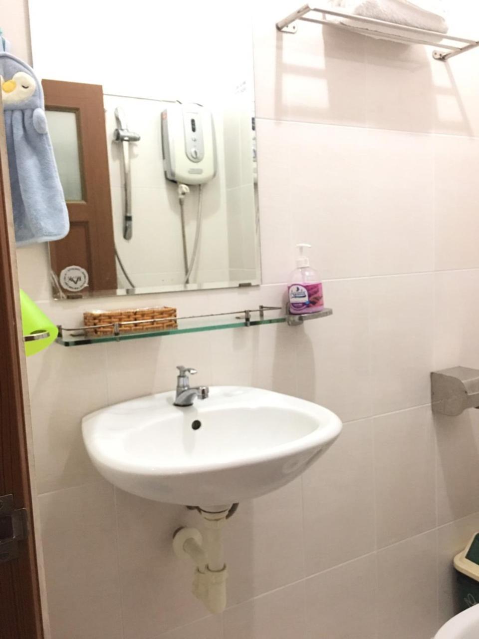 Thanhha Guesthouse At Bui Vien Walking Street Ho Chi Minh-staden Exteriör bild
